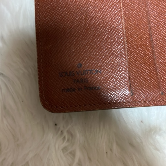 LOUIS VUITTON
LV Monogram Zippy Compact Wallet - Picture 8 of 10
